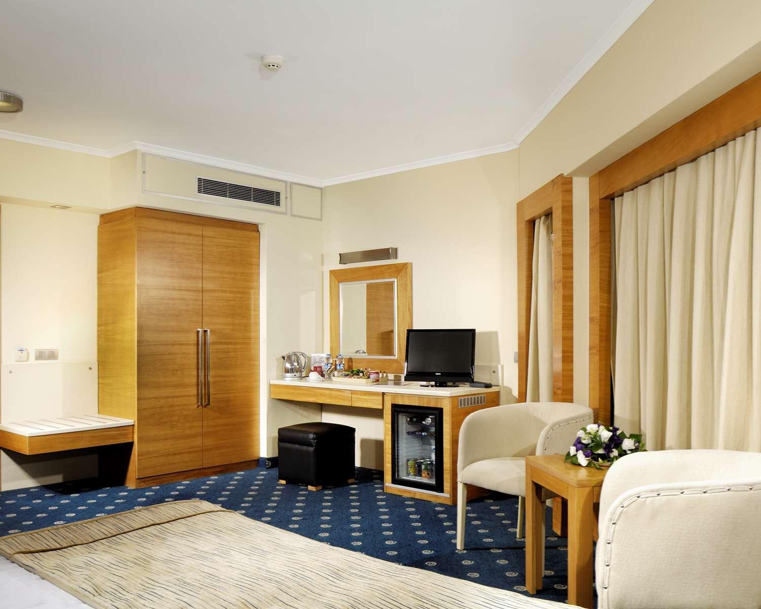 Best Western Plus Hotel Konak Izmir Exterior foto