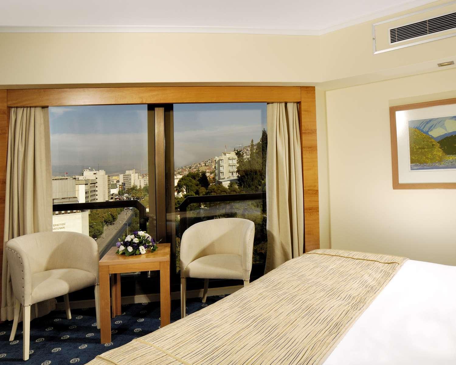 Best Western Plus Hotel Konak Izmir Exterior foto