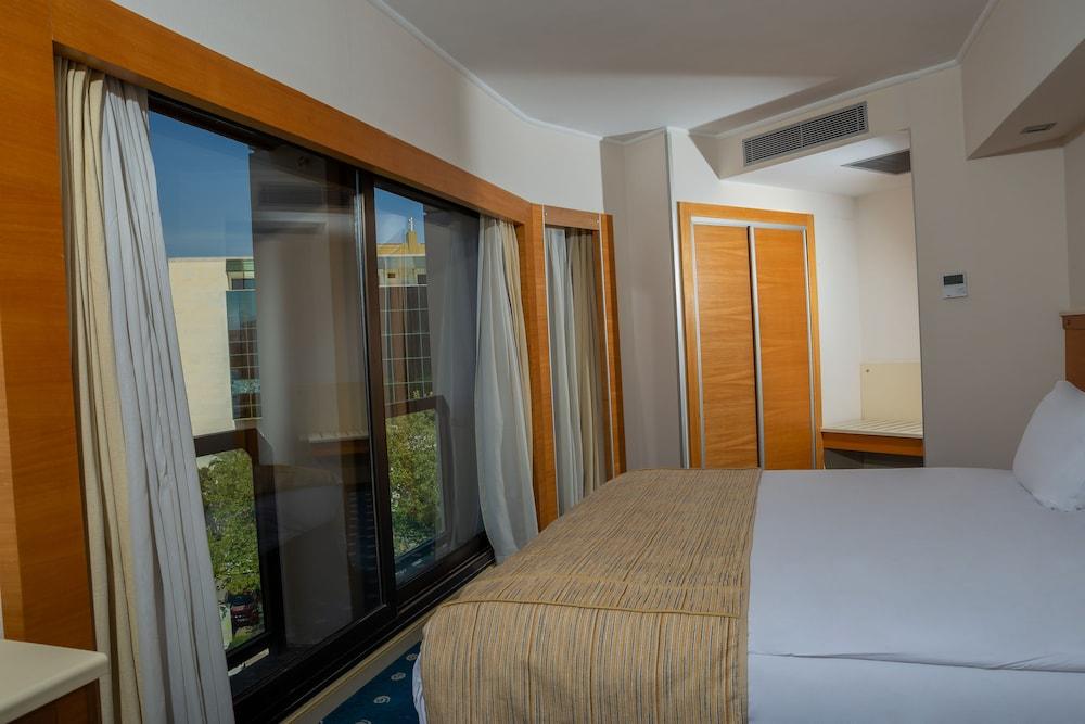 Best Western Plus Hotel Konak Izmir Exterior foto