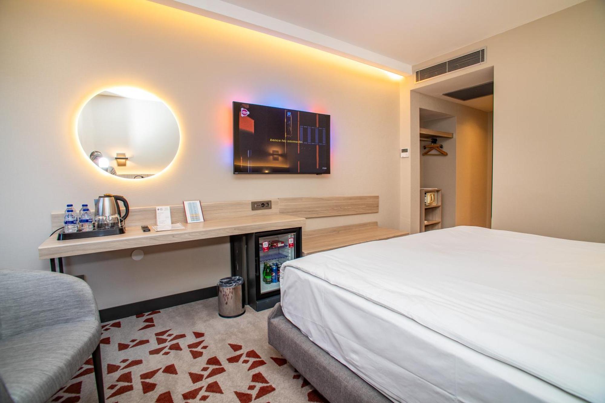 Best Western Plus Hotel Konak Izmir Exterior foto